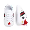 Bebek Beşik Ayakkabı Yenidoğan Erkek Kız Kalp Yıldız Ilk Yürüyüşe Beşik Ayakkabı Çocuklar Lace Up PU Sneakers Prewalker Sneakers