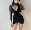 Panneau de dentelle noire Robe à manches longues Femme Sexy Deep Vow Basse Coffre Forfait Hip NightClub Dress Mini Backles 210604