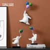 TANGCHAO Creative Balloon Bear Statue Resin Figurines For Interior Nordic Home Decoration Wall Mount Modern Room Decoration 210727