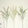 装飾的な花の花輪ユーカリ人工植物ブランチグリーンシングルプラスチック偽の花の壁アクセサリーウェディングブーケDホームD