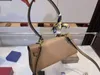 Frauen Umhängetaschen Mode Handtaschen Designer Umhängetasche Dame Einkaufen Umhängetasche mit Pferd Kette Weibliche Unterarm Beutel