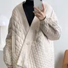 Vinter V-nack Argyle Lättviktig Down Jacket Kvinnors Kort Mode Lös Varm Vit Anka Casual Coat 210520