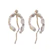 Orecchini pendenti con perle irregolari a fiore lungo per donna Orecchini con nappa grande in cristallo vintage Gioielli per matrimoni 2021