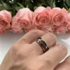 Bague de mode pour hommes, 8MM, en acier inoxydable, bois incrusté de flèches, bracelet de mariage, cadeau d'anniversaire, bijoux