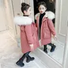 子供冬のジャケットファッションの女の子の服子供服パーカーのフェイクの毛皮のコートフード付きスノースーツ十代の厚いベルベットのアウター211027