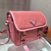 Yeni Üç-in-one Messenger Çanta Zarf Naylon Üçgenleme Elemanı Luxurys Tasarımcılar Kadın Çanta Kılıf Omuz Crossbody Unisex Satışa Size22cm 4 Renkler Stilleri