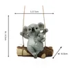 Resin Swinging Koala Animal Figurines Outdoor Fairy Garden Figure Yard Hängande prydnad Dekoration Staty Skulptur Kid Presenter 211101