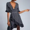 Moda Dress Kobiety V-Neck Drewniane Ucha Nieregularna Fala Point Szyfonowa Flare Rękaw Summer Dot 3330 50 210510