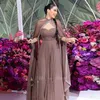 Dubai Brown Arabische Marokkaanse Kaftan Avondjurk met Cape Lange Mouw Crystal Moslim Formele Jurken Dames Partyjurken