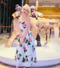 designer di passerelle senza spalline rosa rosa fiori stampati sexy eleganti maxi vestiti festa notte white lady spiaggia estate 210421