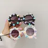 Lunettes de soleil à fleurs pour enfants INS personnalité couleurs bonbons étoiles garçons filles UV lunettes de soleil anti-soleil enfants perles lunettes d'extérieur perlées S1296