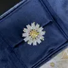 Pierścionki ślubne vintage mody srebrny pierścień kolorowy żółty kwadrat mały cyrkon uroczy kwiat stokrotki otwarcie dla kobiet biżuteria