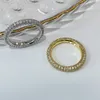 Anello con diamanti pieni Leggero Personalità di lusso Moda Temperamento per tutti i fiammiferi Accessori per gioielli di design di nicchia semplici