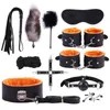 NXY SM Bondage Sexiga läder BDSM Kits Pluche Set Handbojor Spel Gag Tape för Par Exotiska Tillbehör 1220