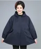 Rów damskich płaszcza oversize płaszcz kobiety wiosna jesienna kaptura A-line Cape Middle Aged Samica Plus Windbreaker 100 kg może nosić KW55