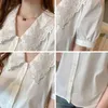 Coreano Chique Bufão de Manga Curta Mulher Camisa Blusas Branco Verão Tops Mulheres Surgindo-Down Collar Bordado Floral Casual Camisas 13977 210512