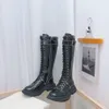 Botas pequeñas Knight para mujer, otoño e invierno, 2021, por debajo de la rodilla, charol, suela gruesa, motocicleta de cañón alto