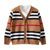 Brown Boys Cardigans 100% Bomull Flickor Tröjor Striped Höstkläder För Kids Y1024