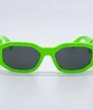 Solglasögon för män och kvinnor sommarstil unisex solglasögon Anti-ultraviolett Retro Shield Lens Plate Full Frame Fashion Eyeglasses Free Kom med Paket 53mm