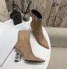 2021 Winter Letter Heel Botas Material de couro multicolor com roupas de algodão de casaco moda clássica