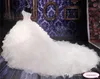 2021 Luksusowy Linia Suknia Ślubna Gorset Sweetheart Organza Ruffles Katedra Pociąg Suknie Ślubne Arabskie Małżeństwo Sukienki Robe de Mariee