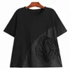 [EAM]女性レッドブラックビッグサイズパッチデザインカジュアルTシャツラウンドネック半袖ファッションスプリングサマー1DD6790 210512