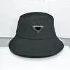 Lyxig Bucket Hat Beanies Designer Sol Baseball Keps Män Kvinnor Utomhusmode Sommar Strand Solhatt Fiskarhattar 4 färger X0903C