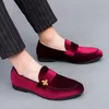 Italiaanse ontwerper mode mannelijke borduurwerk platte brits schoenen gouden fluwelen loafers slip-on hairstylist casual heren zwart schoeisel groot formaat: US6.5-US13