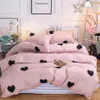 Cartoon roze liefde beddengoed sets 4 stks zacht ademende schattige kinderen bed dekbedoverdekje set hartprint quilt deksels met kussensloop f5552834