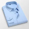 52 Plus Size Mens Business Casual Long Sleeved Shirt Solid Color White Black Cotton Social Dress Shirts H849 210714