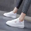 Damskie trampki modne buty damskie Trend buty do biegania na co dzień damskie nowe wygodne antypoślizgowe białe wulkanizowane buty na platformie Y0907