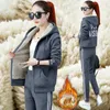 Vinter förtjockad varm lammull Tracksuit kvinnor två stycken Set Casual Hooded Zip Up Sweatshirt Plus Velvet Pant Suit Loungewear