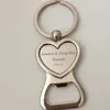 100pcs cadeaux de mariage personnalisés pour les invités ouvre-bouteille de coeur / porte-clés faveur de mariage fête d'anniversaire souvenir logo personnalisé SH190923