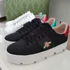 Zapatillas de deporte de diseñador Zapatillas de tenis blancas bordadas Zapatos de mujer Zapatillas de deporte con plataforma Tamaño 35-41 con caja NO332