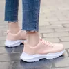 Hotsale Fly Womens Koşu Ayakkabıları Hafif Rahat Siyah Beyaz Pembe Örgü Bayanlar Kadın Spor Sneakers Eğitmenler Açık Koşu Yürüyüş Boyutu 36-40