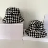 2022 جديدة مصممة جديدة للنساء قبعات واسعة الحافة القبعات حزب الطرف غير الرسمي الشاطئ