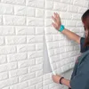 70 cm * 77 cm 3D Köpük Su Geçirmez Tuğla Duvar Çıkartmaları Kiremit Kendinden Yapışkanlı DIY Duvar Kağıdı Panelleri Dekor Beyaz Çıkartmalar 210705