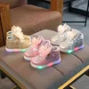 Размер 21-30 Детские светодиодные кроссовки девушки светящиеся детские туфли для светящегося ребенка ребенка с подошвой подсветкой 220115