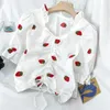 ストロベリーブラウス女性のシャツ刺繍されたチェリーストロベリー半袖シフォンブラウストップフランスのファッション巾着トップシャツ210422