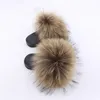 Pantoufles de vrais cheveux femmes fourrure de raton laveur curseurs moelleux Jaia Furry été appartements doux dames chaussures grande taille 45 en gros Q0523