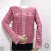 Damenstrick-T-Shirts DALMAZZO Gestrickter karierter Pullover 2021 Est Herbst Süße Frauen Button-Down-Strickjacke Dünne kurze Pullover Crop Top weiblich