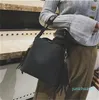 Tasarımcı-Moda Scrub Kadınlar Kova Çanta Vintage Püskül Messenger Çanta Retro Omuz Çantaları Basit Crossbody Çanta Tote