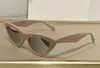40019 Classic Cat Eye Sunglasses Black Grey Lens Sonnenbrille Gafa de Sol Women Fashion Sun Glasses Uv400 Ochrona okularów z obudową