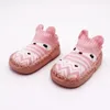 Nyfödda spädbarn anti slip baby boy first walkers strumpor med gummisular tjej socke slitage småbarn flickor 1556 y2