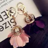 Keychains 10st Lot Girls Fashion smycken blommor krona hänge nyckel ringväskor prydnadsfest gåva för kvinnor tillbehör230u