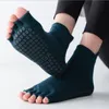 Sommar Andningsbara Peep Toe Socks Silicone Dots Antiskid Yoga Pilates Övning Atletisk Ankel Sox Kvinnor Flickor Hem Golv Gym Dans Grip Sock