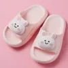 Barn Tofflor Boys Girls Cartoon Bunny Beach Sandaler Sommarskor För Barn PVC Non-Slip Soft Inomhus Badrum Slides QQ311 210712