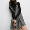 Eleganckie Kobiety Szara Plaid Dress Moda Ladies V-Neck Plised Mini Vestidos Streetwear Kobiet Chic Szelki Suknie 210430