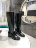 2021 Nyaste Designer Boots Fashionable Women's Shoes Fashion Metal Chain Dekoration Cowhide Suede och bekväm storlek för 35-41