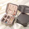 Smyckespåsar väskor Universal Organiser Display Travel Case Boxes Portable Box Button Leather Storage Zipper Jewelers Wynn22
